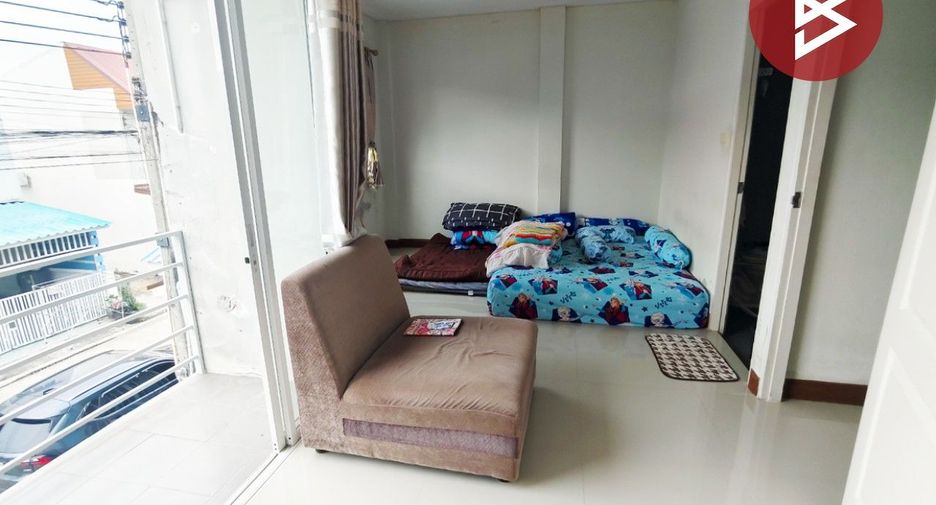 Casa adosada en venta de 3 habitaciones en Mueang Chachoengsao, Chachoengsao