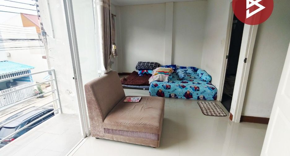 Casa adosada en venta de 3 habitaciones en Mueang Chachoengsao, Chachoengsao