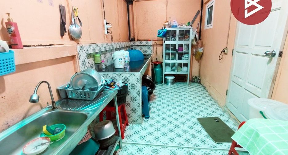 Casa adosada en venta de 3 habitaciones en Mueang Chachoengsao, Chachoengsao