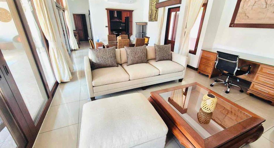 For rent 3 bedrooms villa in East Pattaya, Pattaya