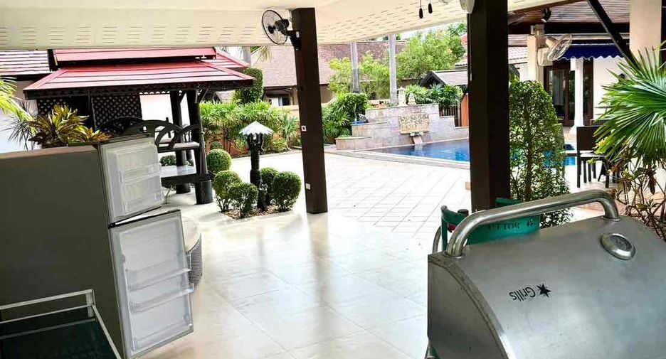 For rent 3 bedrooms villa in East Pattaya, Pattaya