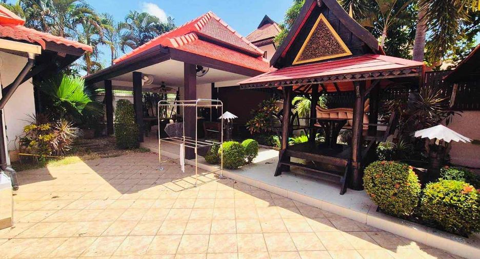 For rent 3 bedrooms villa in East Pattaya, Pattaya