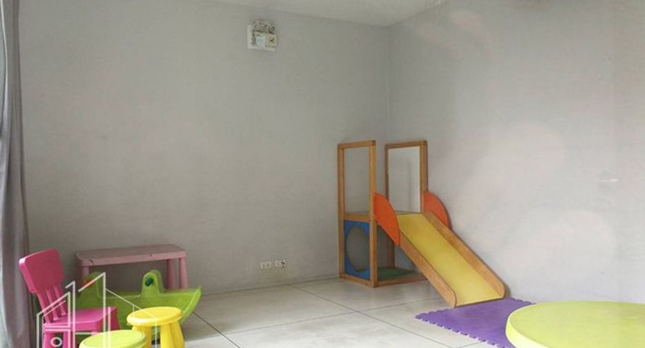 Аренда 2 спальни кондо в Щаттхана, Бангкок