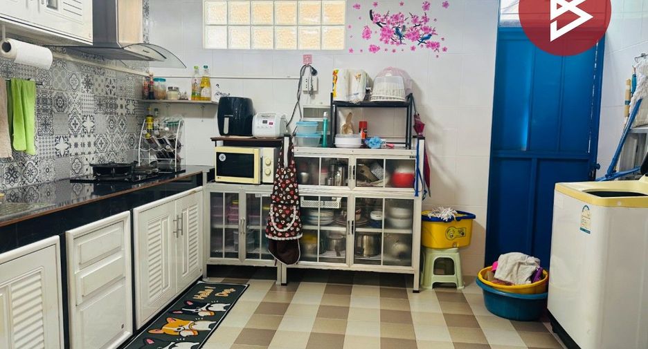 For sale 2 bedrooms townhouse in Bang Khun Thian, Bangkok