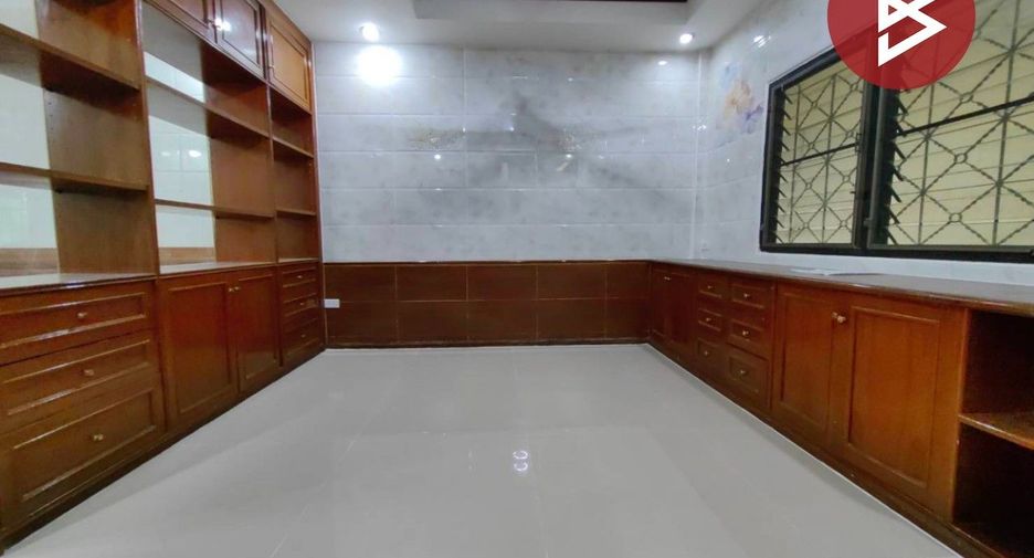 For sale 3 bedrooms townhouse in Bang Bon, Bangkok