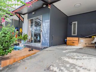 For sale 3 bedrooms townhouse in Mueang Samut Prakan, Samut Prakan