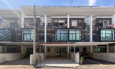 For sale 2 ベッドルーム townhouse in Mueang Nonthaburi, Nonthaburi
