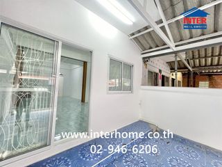 For sale 2 bedrooms townhouse in Mueang Samut Prakan, Samut Prakan