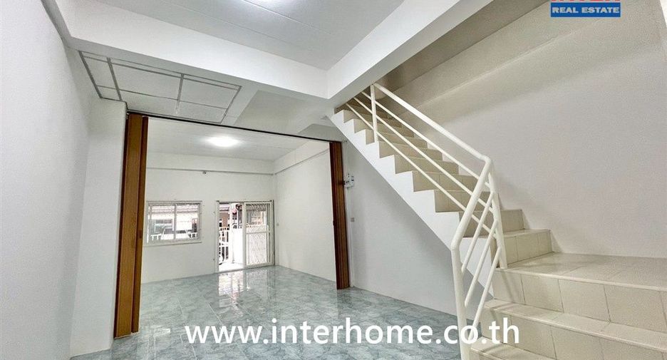 Reihenhaus zum Kauf mit 2 Zimmer in Mueang Samut Prakan, Samut Prakan