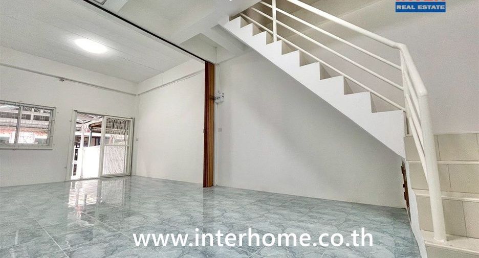 Reihenhaus zum Kauf mit 2 Zimmer in Mueang Samut Prakan, Samut Prakan