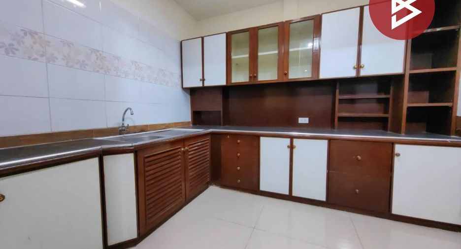 For sale 4 bedrooms townhouse in Bang Phli, Samut Prakan