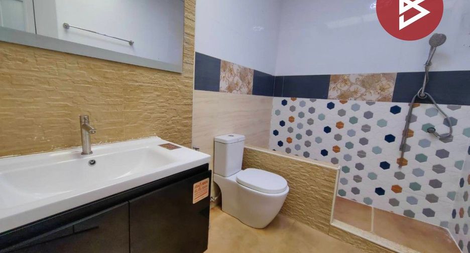 For sale 4 bedrooms townhouse in Bang Phli, Samut Prakan