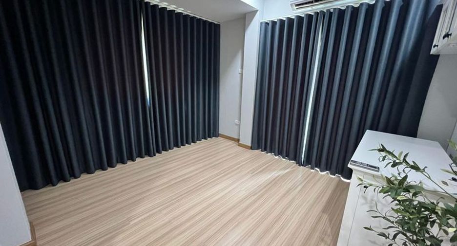 Casa en alquiler y en venta de 5 habitaciones en Ban Bueng, Chonburi