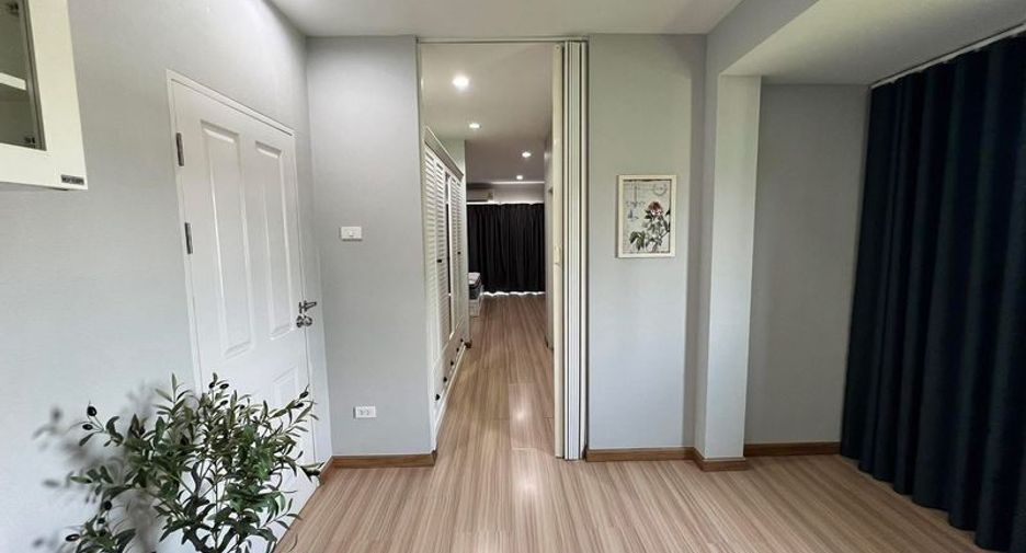 Casa en alquiler y en venta de 5 habitaciones en Ban Bueng, Chonburi
