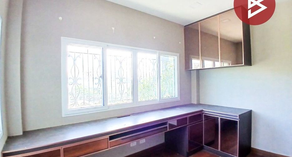 For sale 3 bedrooms house in Mueang Samut Prakan, Samut Prakan