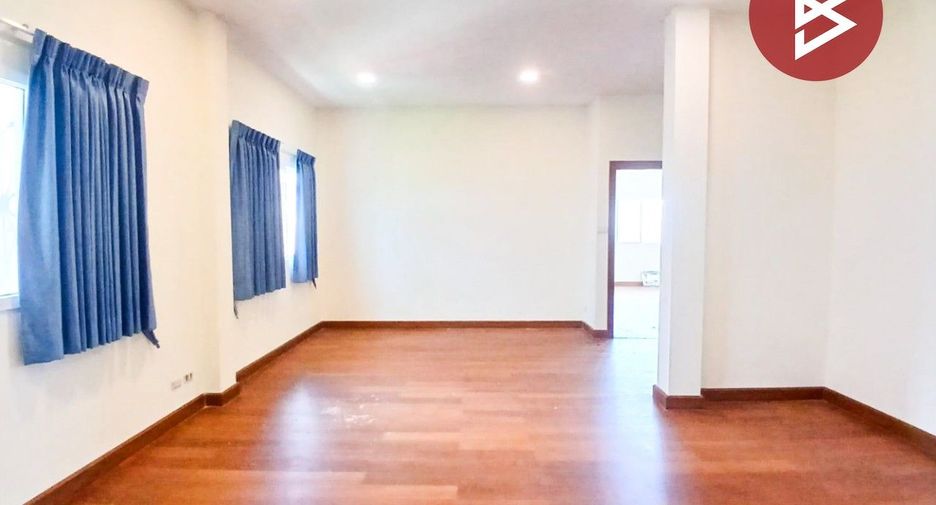 For sale 3 bedrooms house in Mueang Samut Prakan, Samut Prakan
