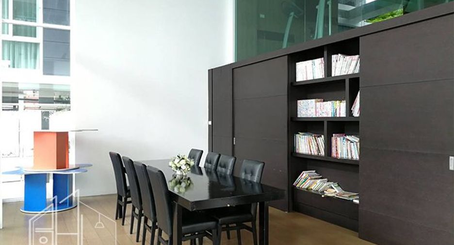 For rent 2 bedrooms condo in Watthana, Bangkok