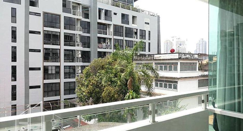 For rent 2 bedrooms condo in Watthana, Bangkok