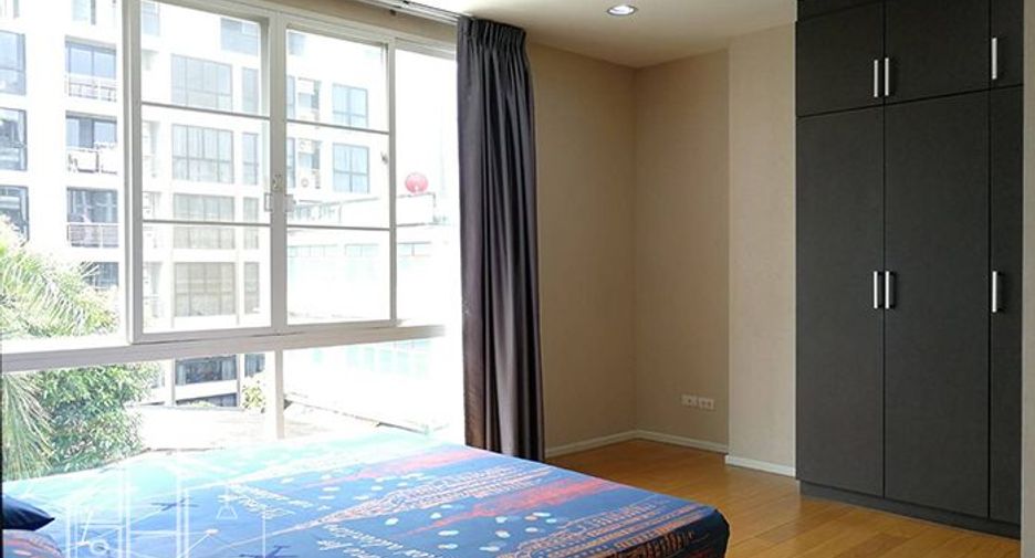 For rent 2 bedrooms condo in Watthana, Bangkok
