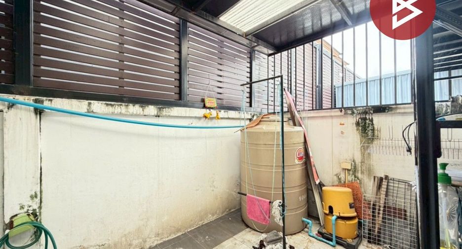 For sale 3 bedrooms retail Space in Lam Luk Ka, Pathum Thani
