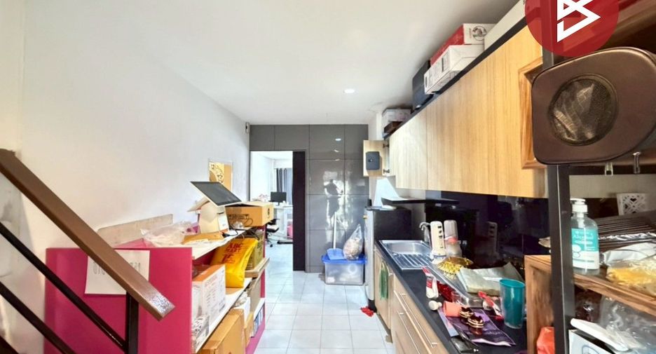 For sale 3 bedrooms retail Space in Lam Luk Ka, Pathum Thani