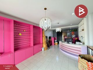 Local comercial en venta de 3 habitaciones en Lam Luk Ka, Pathum Thani
