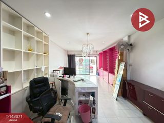 Local comercial en venta de 3 habitaciones en Lam Luk Ka, Pathum Thani