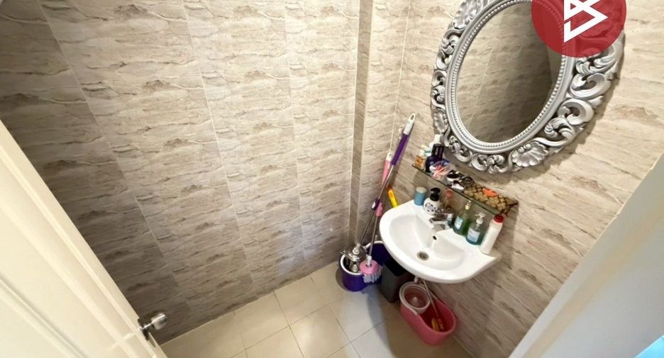 For sale 3 bedrooms retail Space in Lam Luk Ka, Pathum Thani