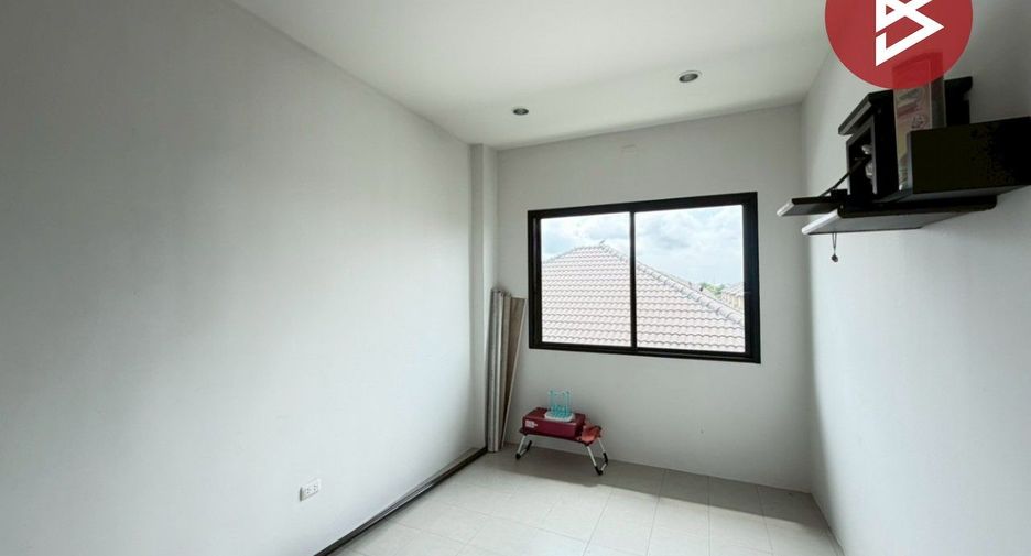 For sale 3 bedrooms retail Space in Lam Luk Ka, Pathum Thani