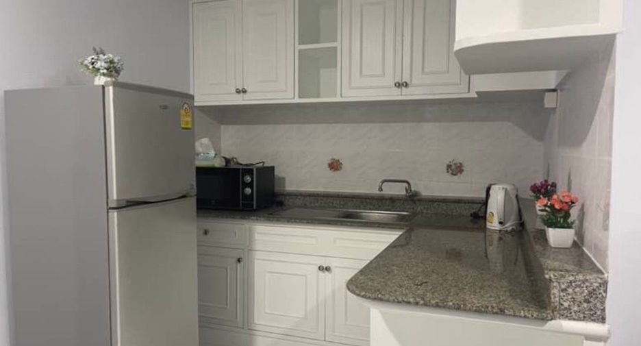 For rent 2 bedrooms condo in Watthana, Bangkok