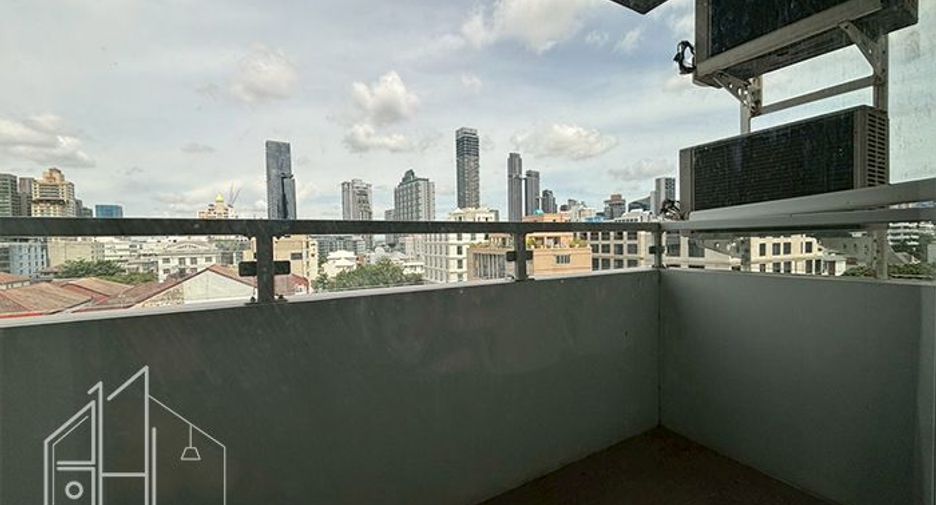 For rent 2 bedrooms condo in Watthana, Bangkok
