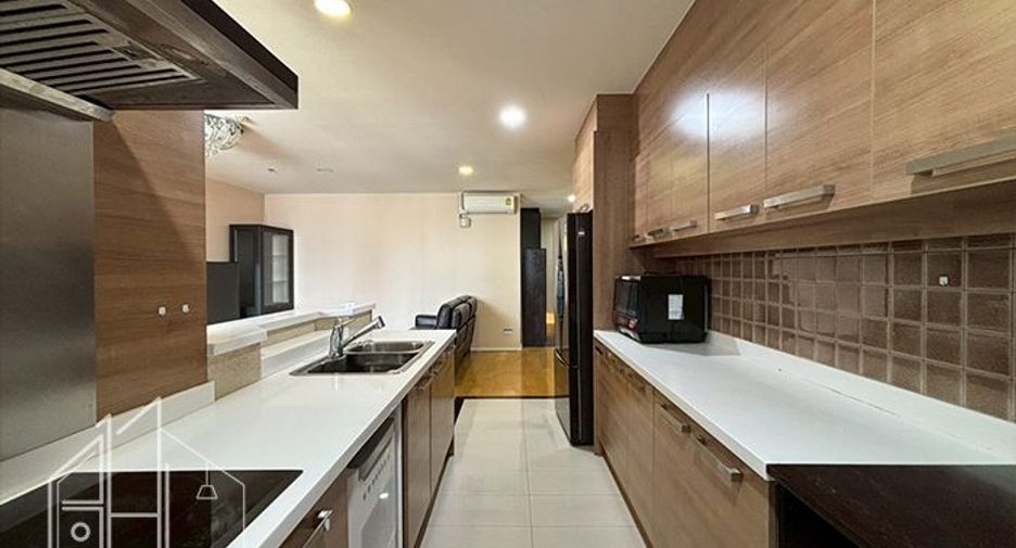 For rent 2 bedrooms condo in Watthana, Bangkok