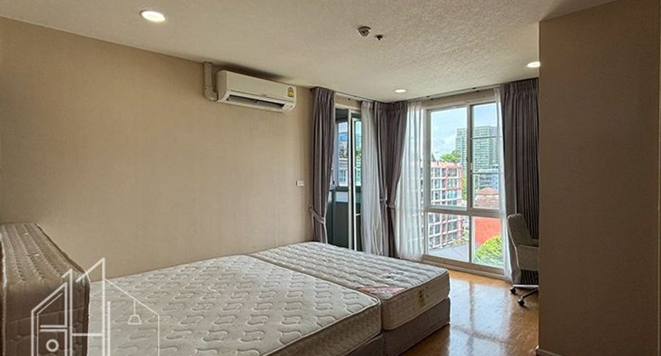 For rent 2 bedrooms condo in Watthana, Bangkok