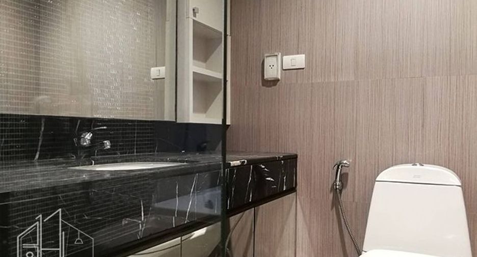 For rent 2 bedrooms condo in Watthana, Bangkok