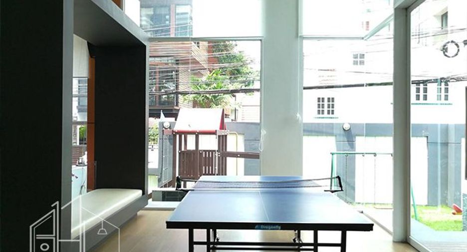 For rent 2 bedrooms condo in Watthana, Bangkok
