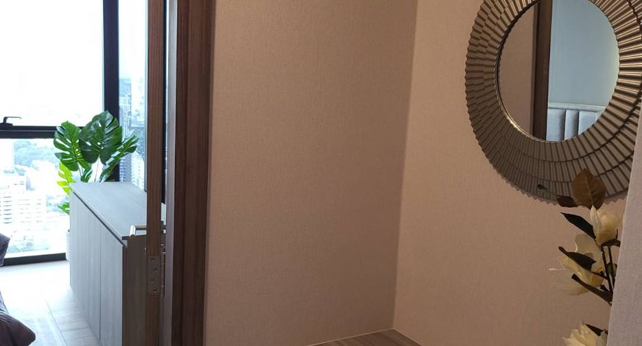 For rent 2 bedrooms condo in Watthana, Bangkok