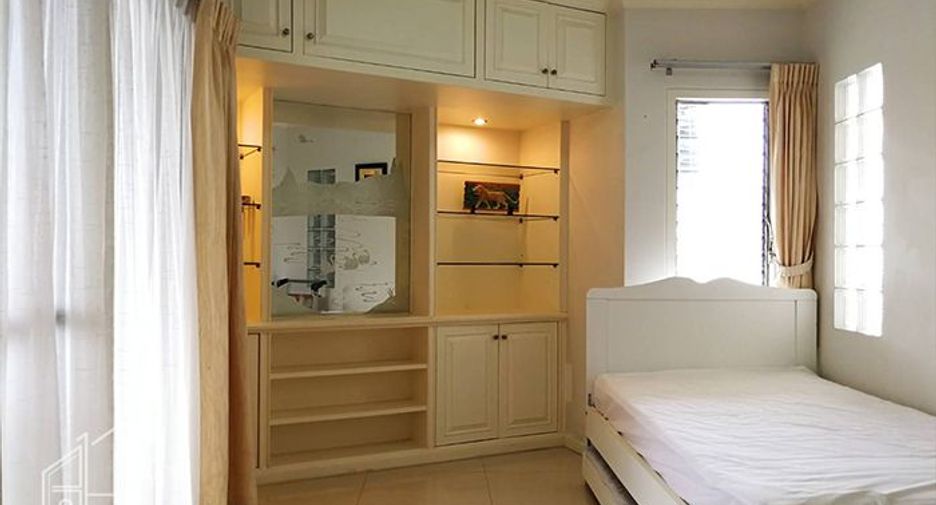 À louer et à vendre 3 chambres condo à Watthana, Bangkok