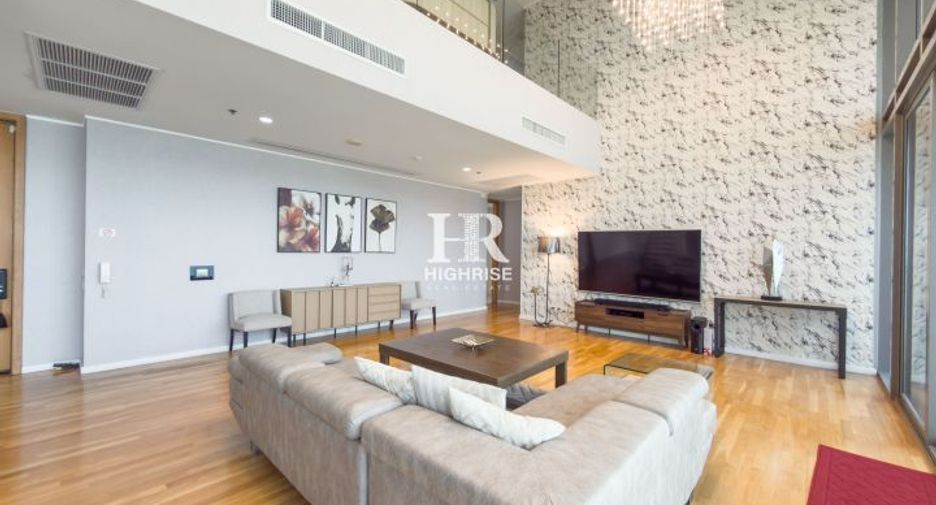 For rent 4 bedrooms condo in North Pattaya, Pattaya