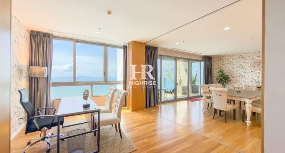For rent 4 bedrooms condo in North Pattaya, Pattaya