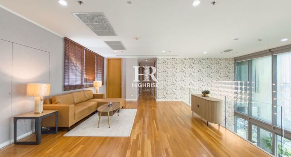 For rent 4 bedrooms condo in North Pattaya, Pattaya