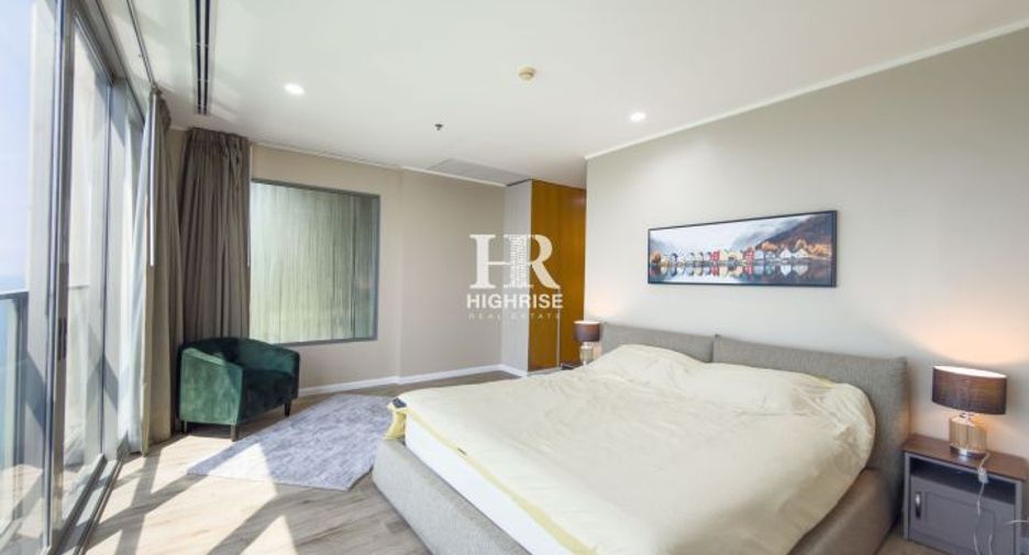 For rent 4 bedrooms condo in North Pattaya, Pattaya