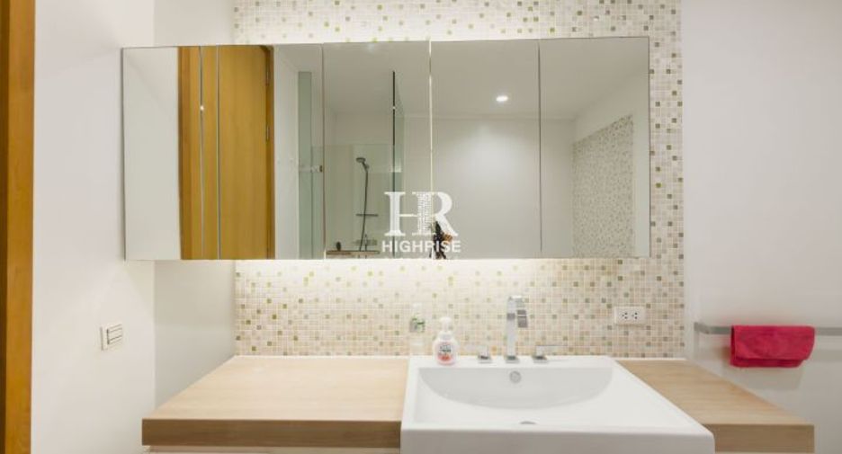 For rent 4 bedrooms condo in North Pattaya, Pattaya