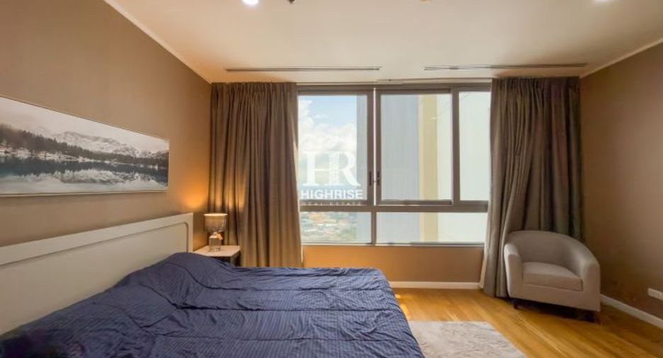 For rent 4 bedrooms condo in North Pattaya, Pattaya