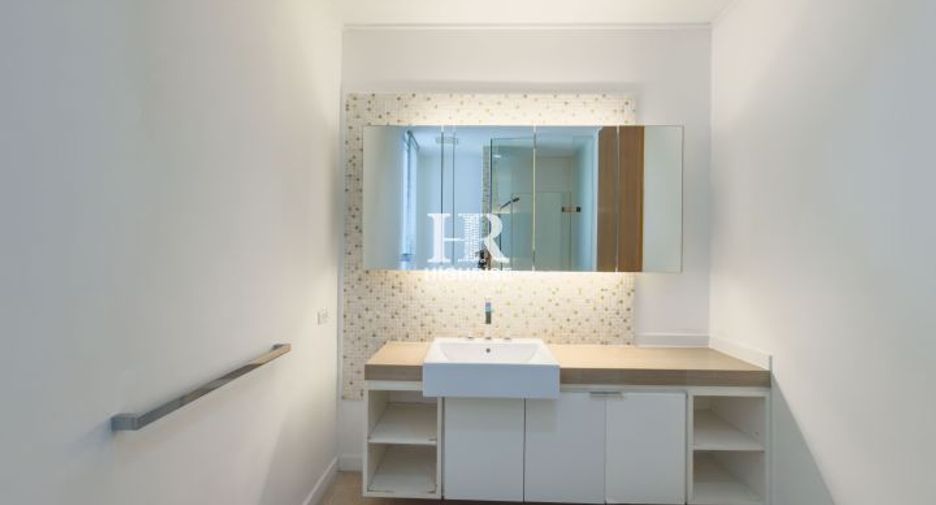 For rent 4 bedrooms condo in North Pattaya, Pattaya