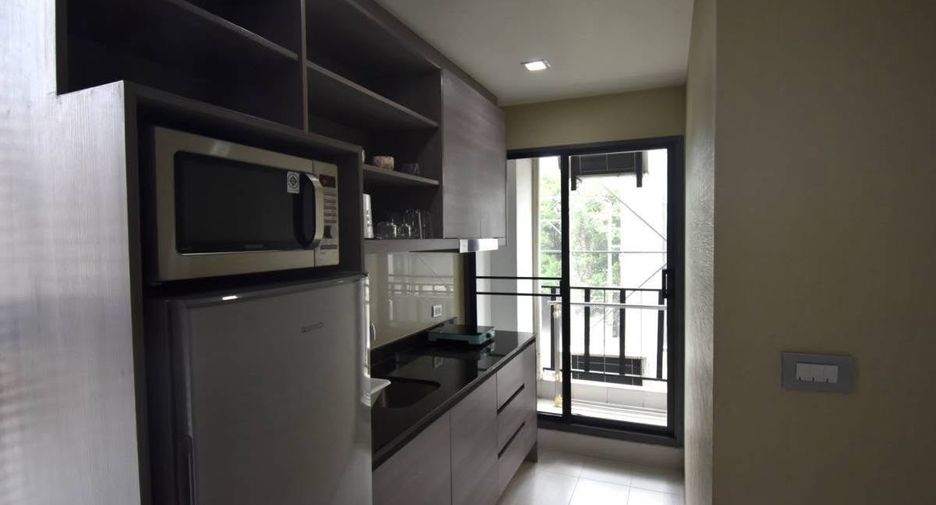Condo en alquiler de 2 habitaciones en Khlong Toei, Bangkok