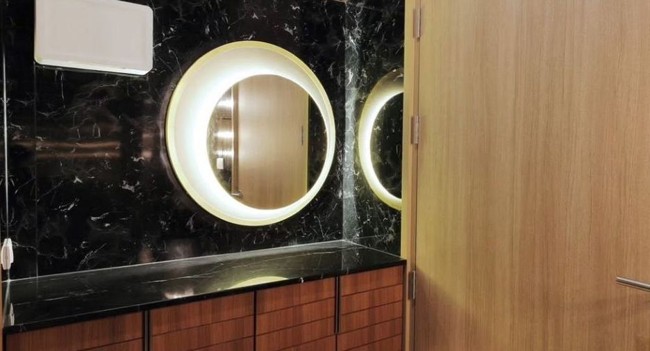 À louer et à vendre 1 chambre condo à Pathum Wan, Bangkok