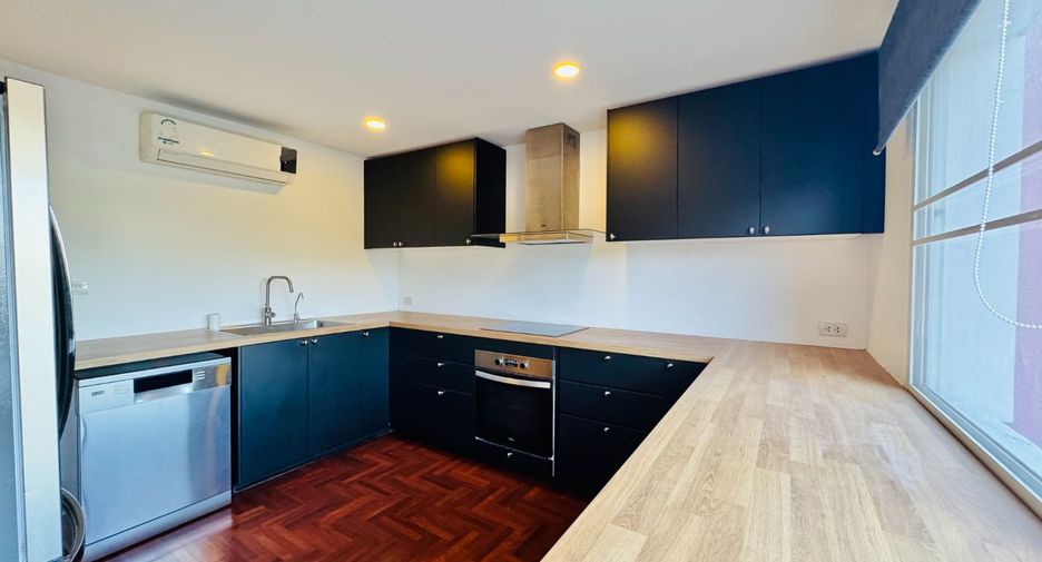 Condo en alquiler de 3 habitaciones en Pathum Wan, Bangkok