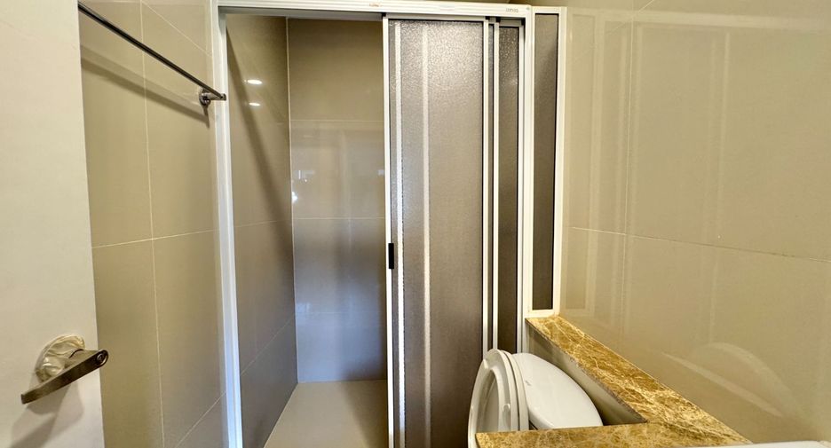 Condo en alquiler de 3 habitaciones en Pathum Wan, Bangkok