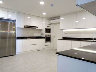 Продажа 3 спальни кондо в Щаттхана, Бангкок