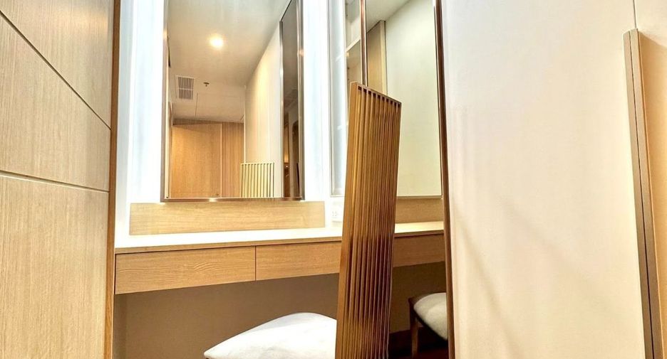 For rent 3 bedrooms condo in Sathon, Bangkok